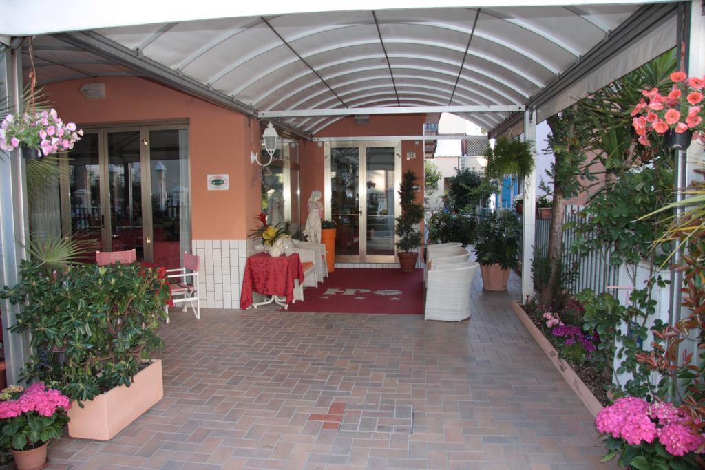 Hotel Peonia Rimini Exterior photo