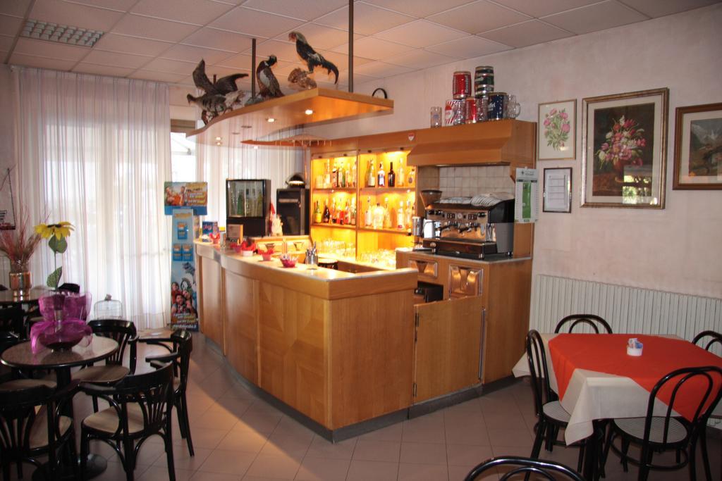 Hotel Peonia Rimini Exterior photo